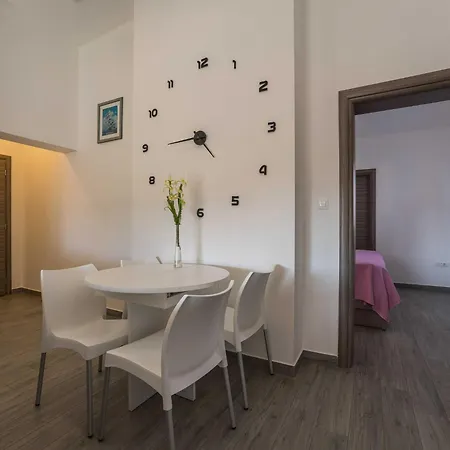 Lejlighed Maza - One Bedroom With Balcony Angela *