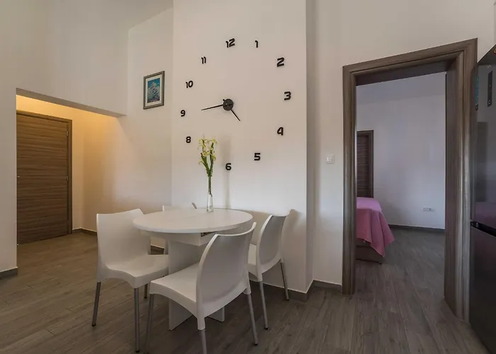 アパート Maza - One Bedroom With Balcony Angela *