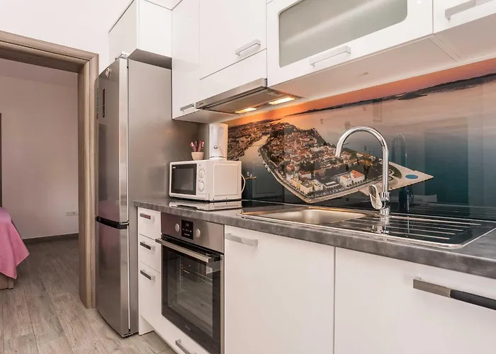 Maza - One Bedroom With Balcony Angela アパート ザダル