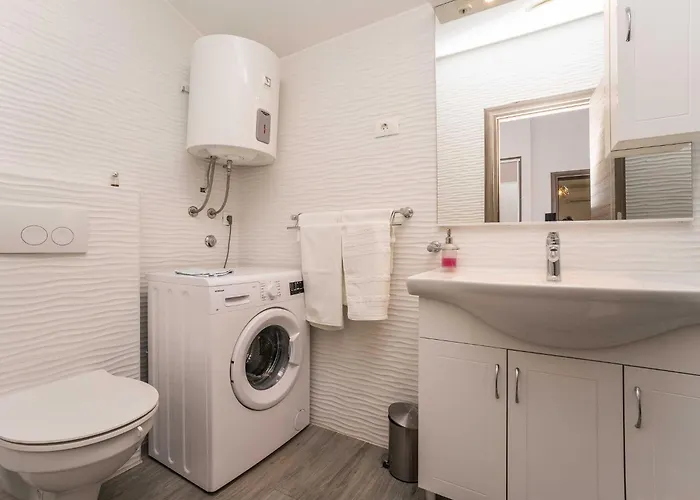 Maza - One Bedroom With Balcony Angela アパート